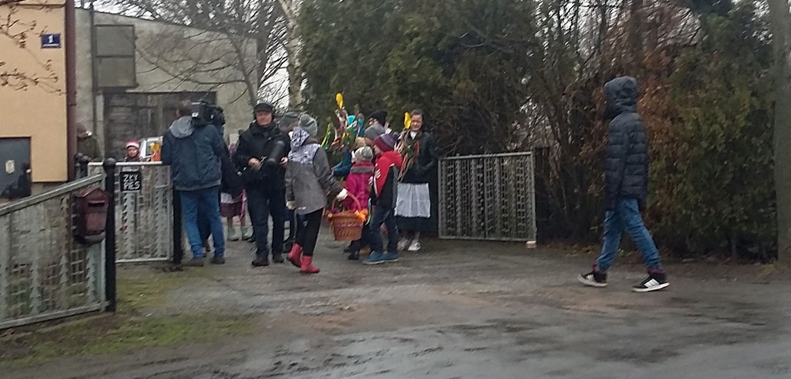 Nowe Lotko 2016 - kolorowo i wesoło, choć w deszczu...