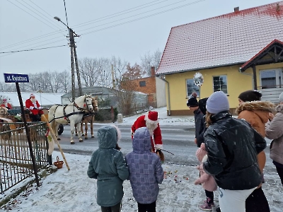 Przejazd świętych Mikołajów 6 grudnia 2023-19